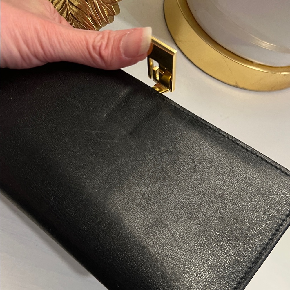 Vintage Gucci Black Leather Wallet with Gold Tone Clasp - Picture 6 of 16